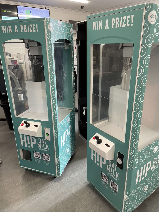 Arcade crane branding