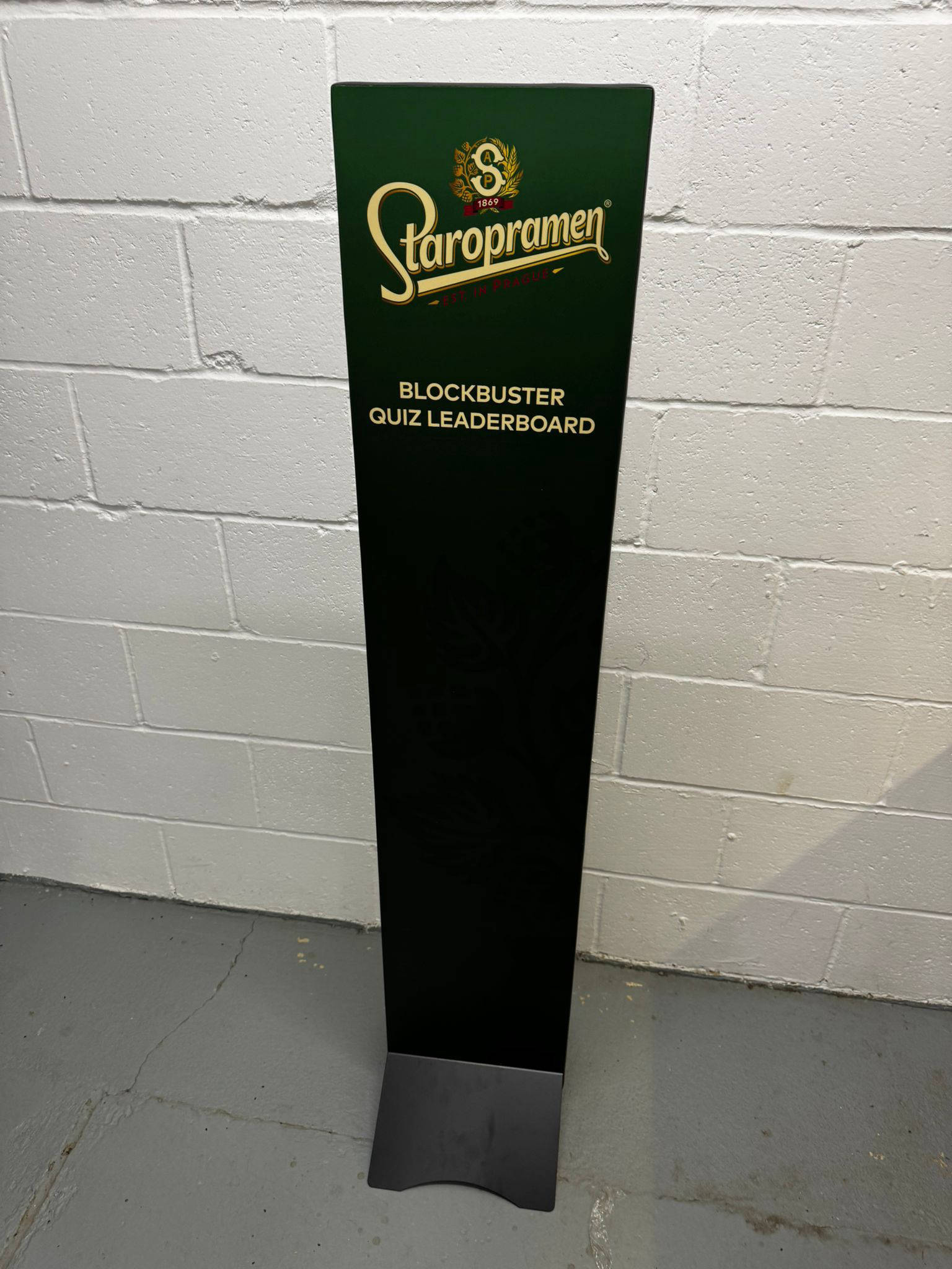 Magnetic dry wipe score boards