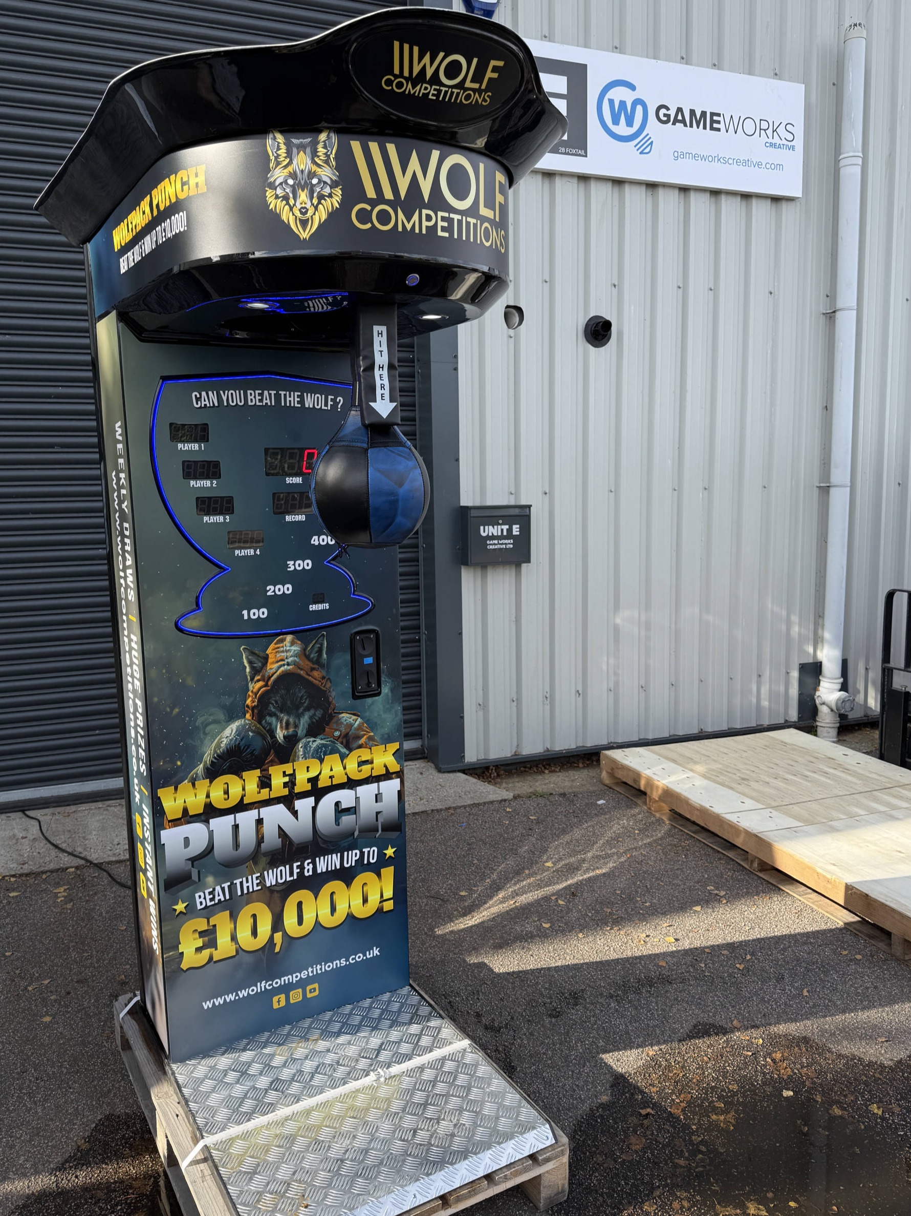 Arcade boxing machines