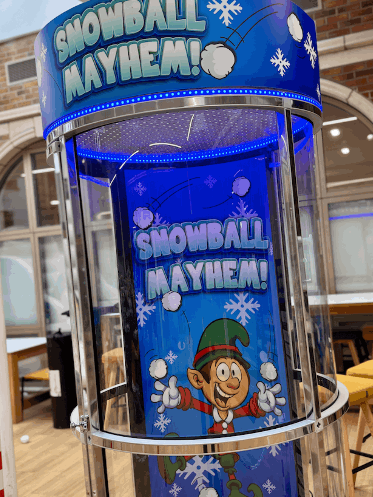 Snowball grabber game cash cube